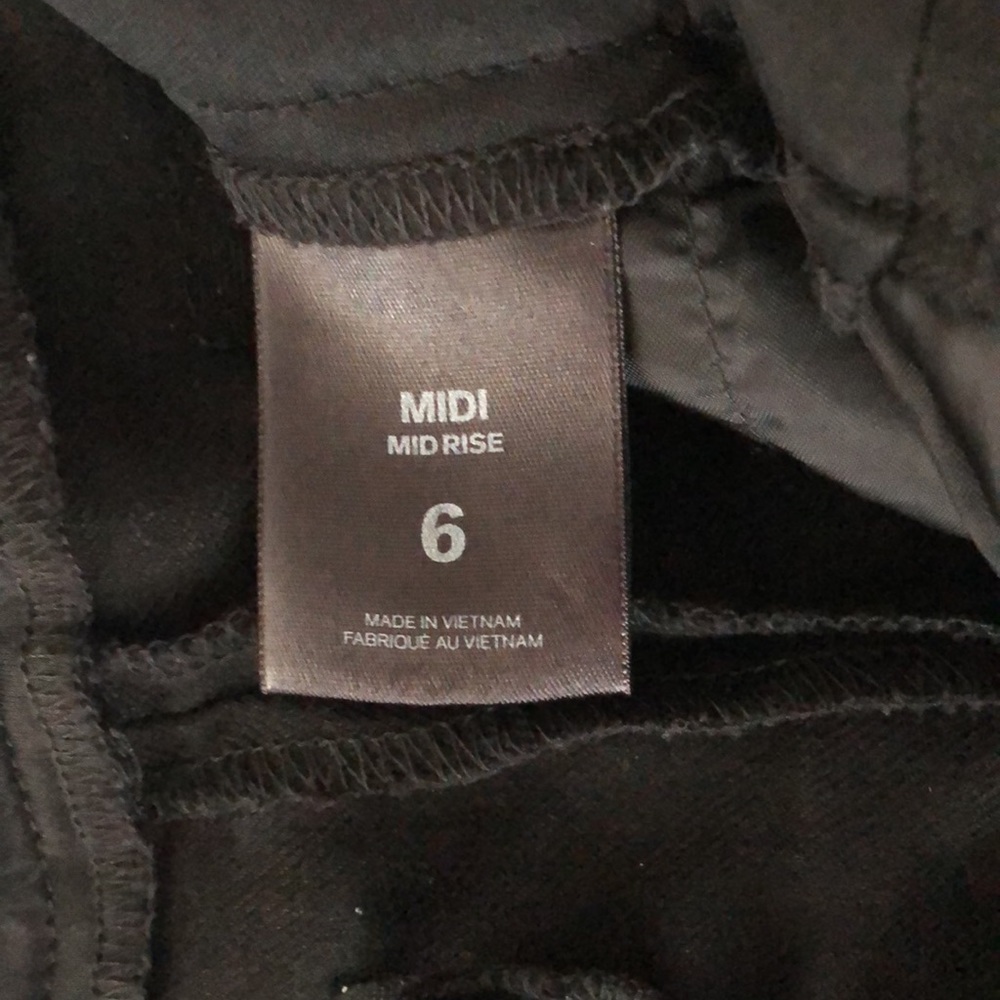 Express Black Shorts - Picture 3 of 4